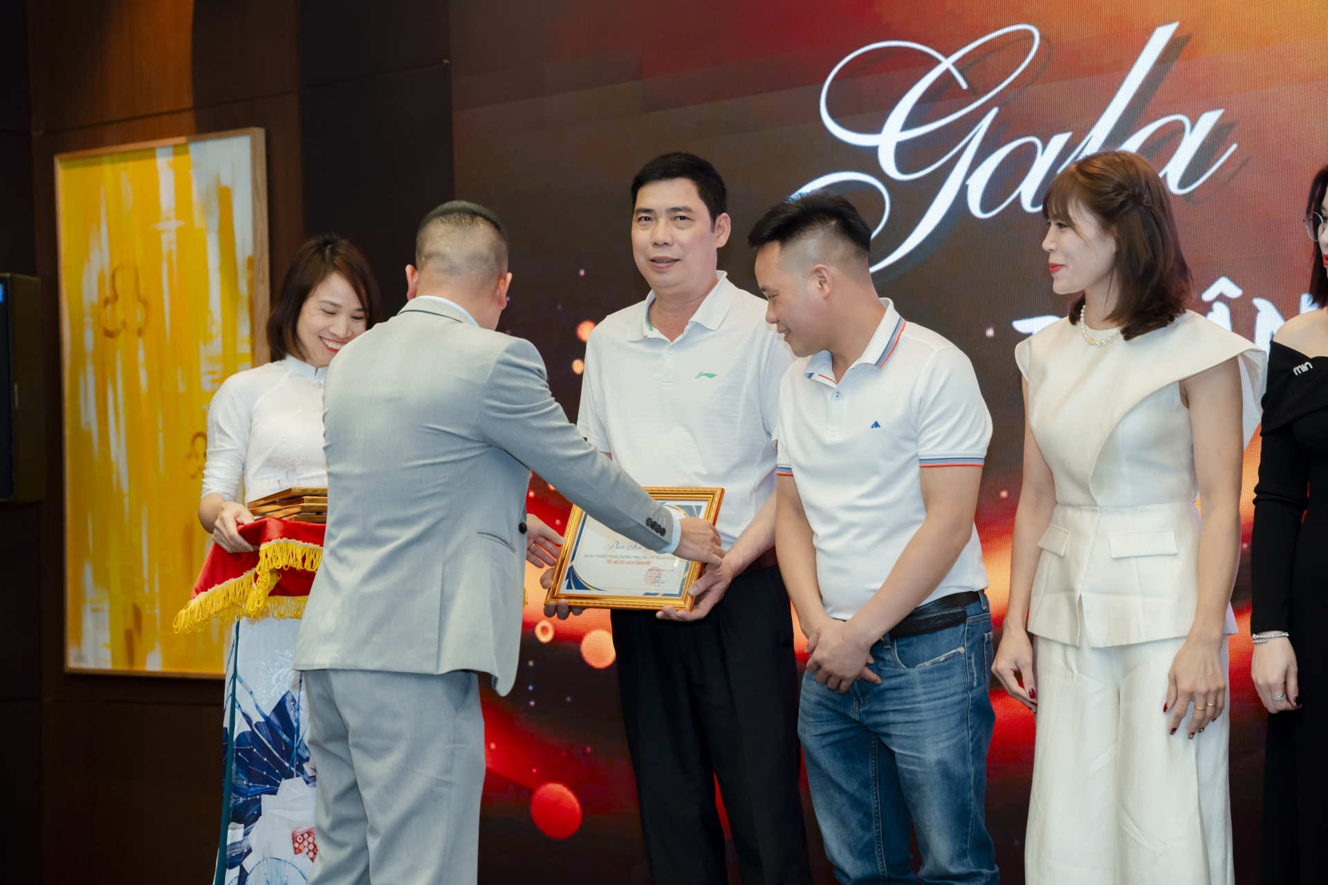 TRI ÂN KHÁCH HÀNG (19/03/2025)