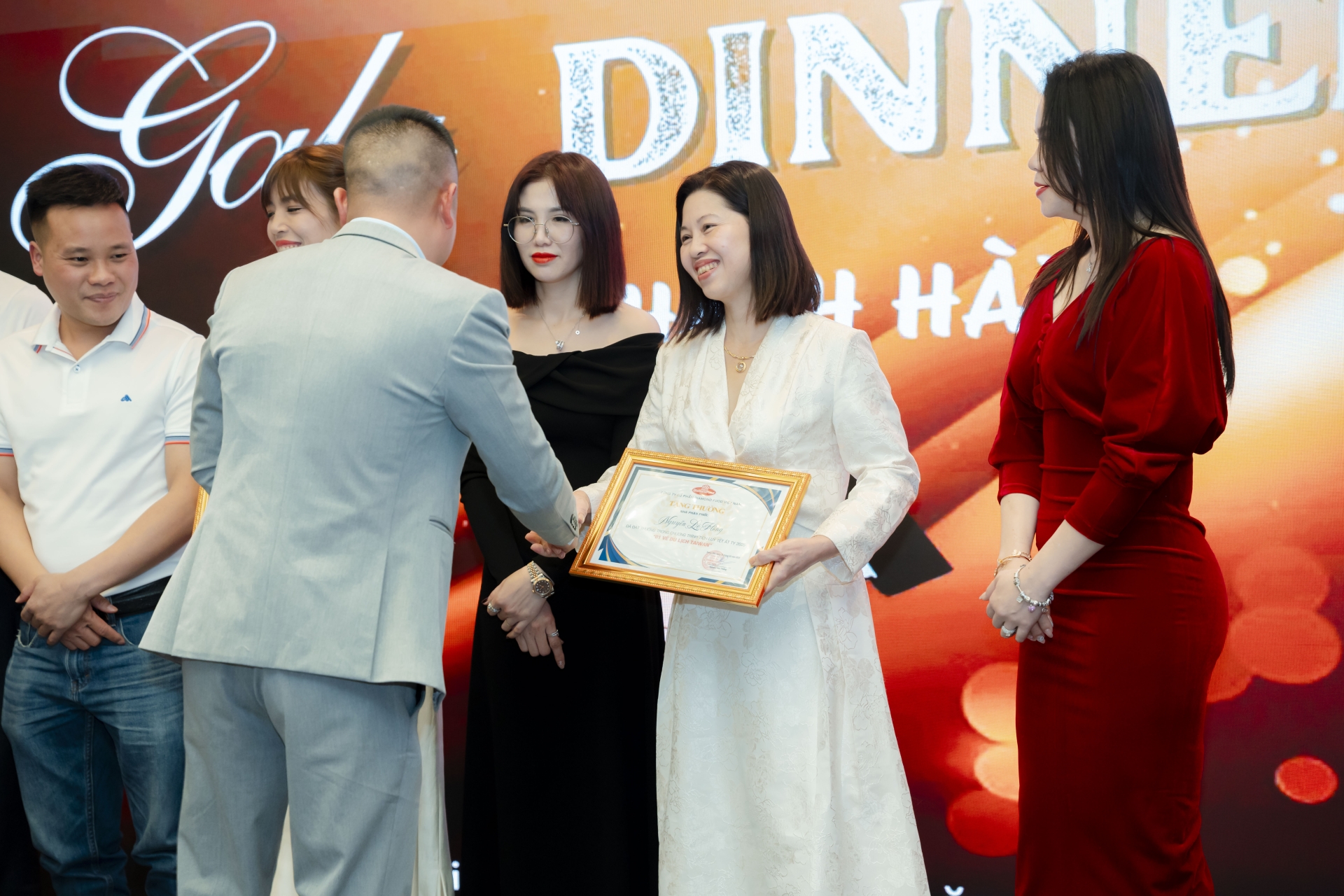 TRI ÂN KHÁCH HÀNG (19/03/2025)