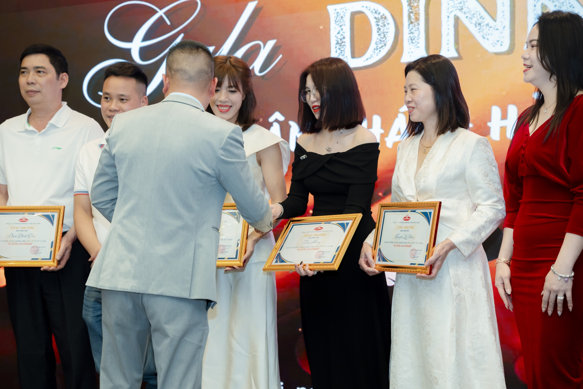 TRI ÂN KHÁCH HÀNG (19/03/2025)