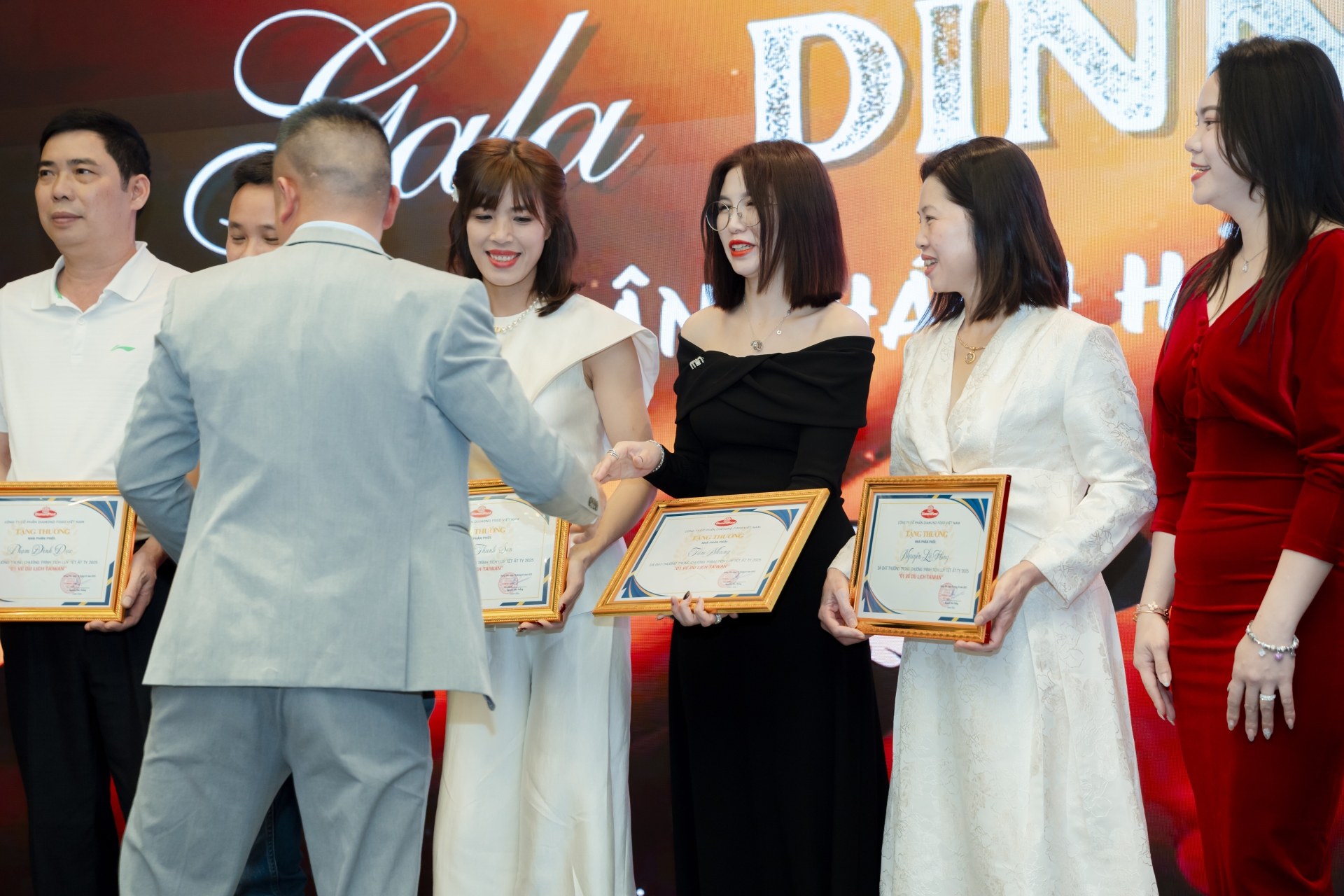 TRI ÂN KHÁCH HÀNG (19/03/2025)