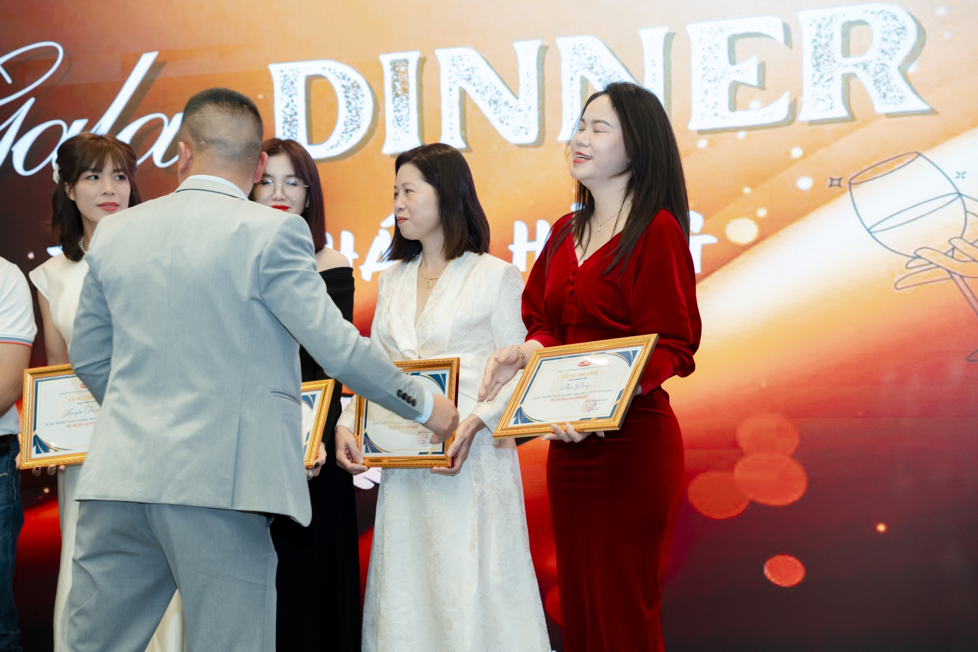 TRI ÂN KHÁCH HÀNG (19/03/2025)