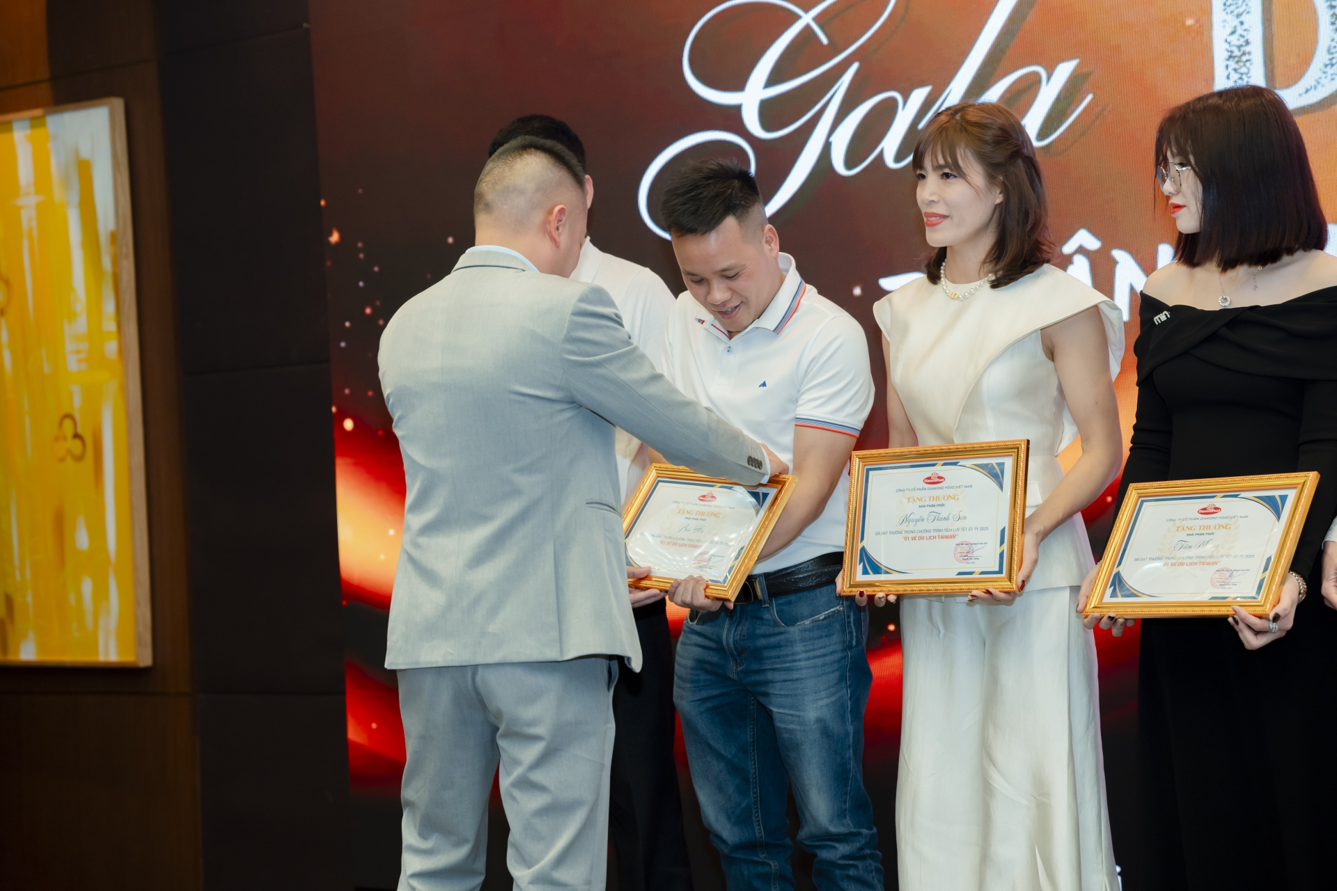 TRI ÂN KHÁCH HÀNG (19/03/2025)