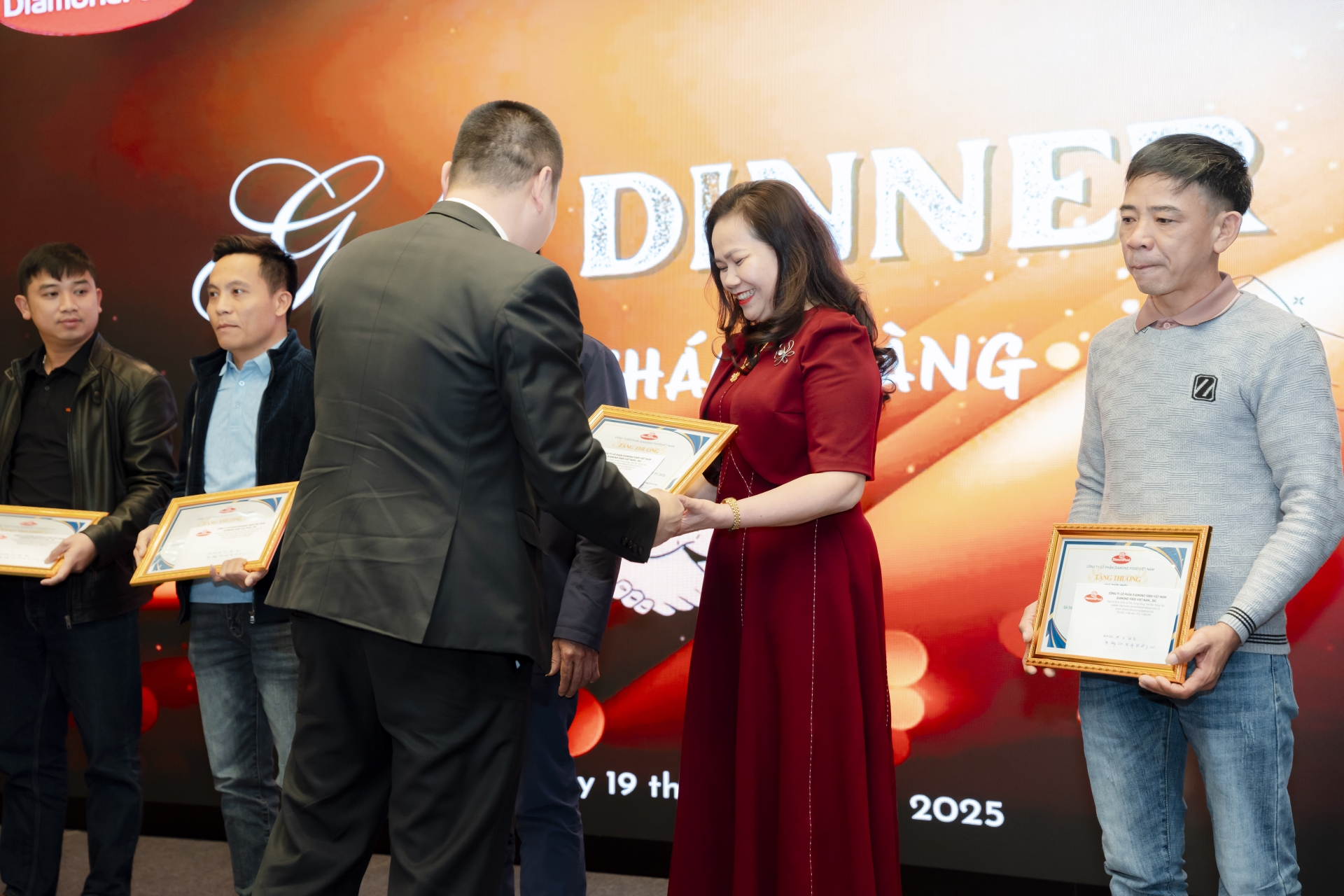 TRI ÂN KHÁCH HÀNG (19/03/2025)