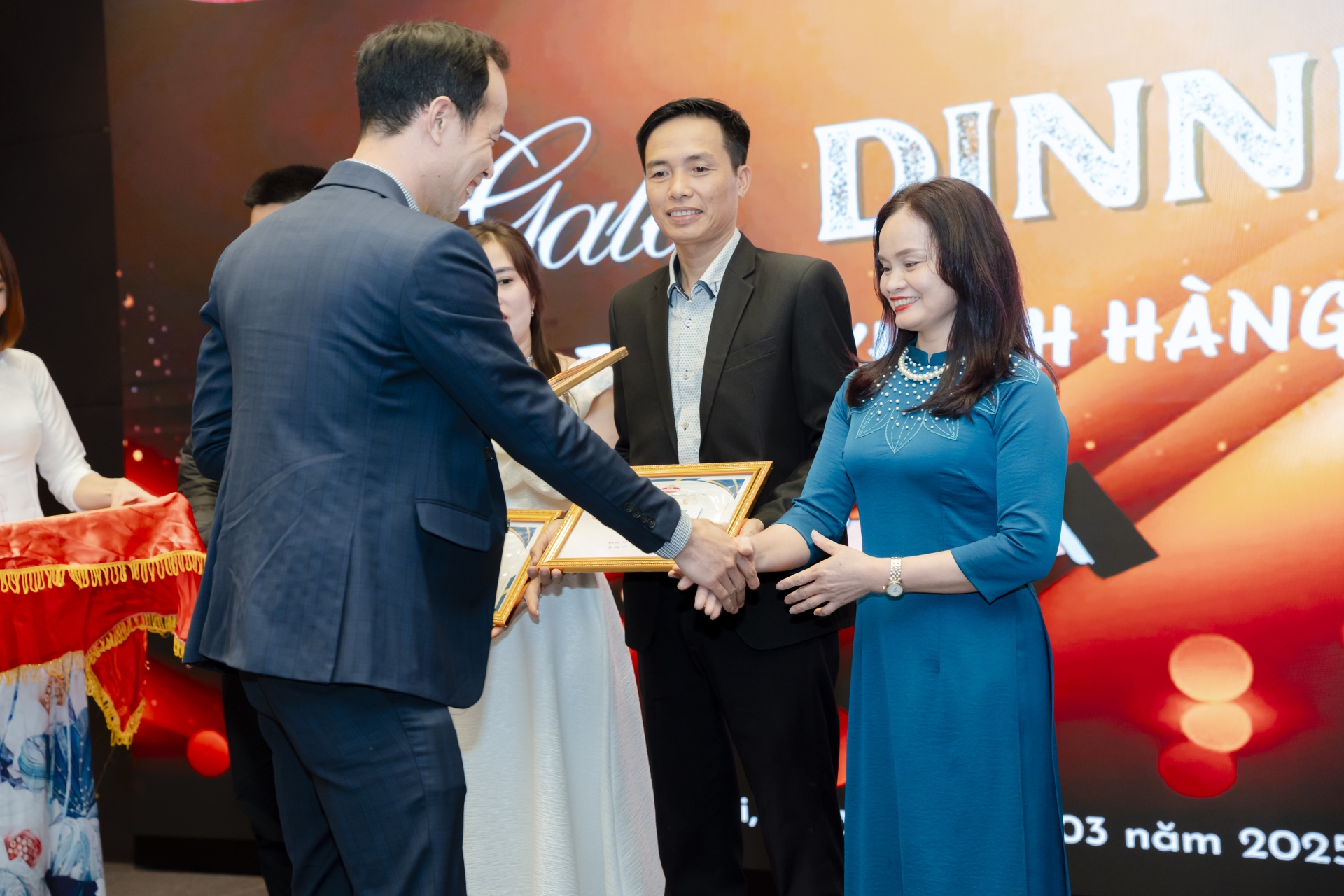 TRI ÂN KHÁCH HÀNG (19/03/2025)