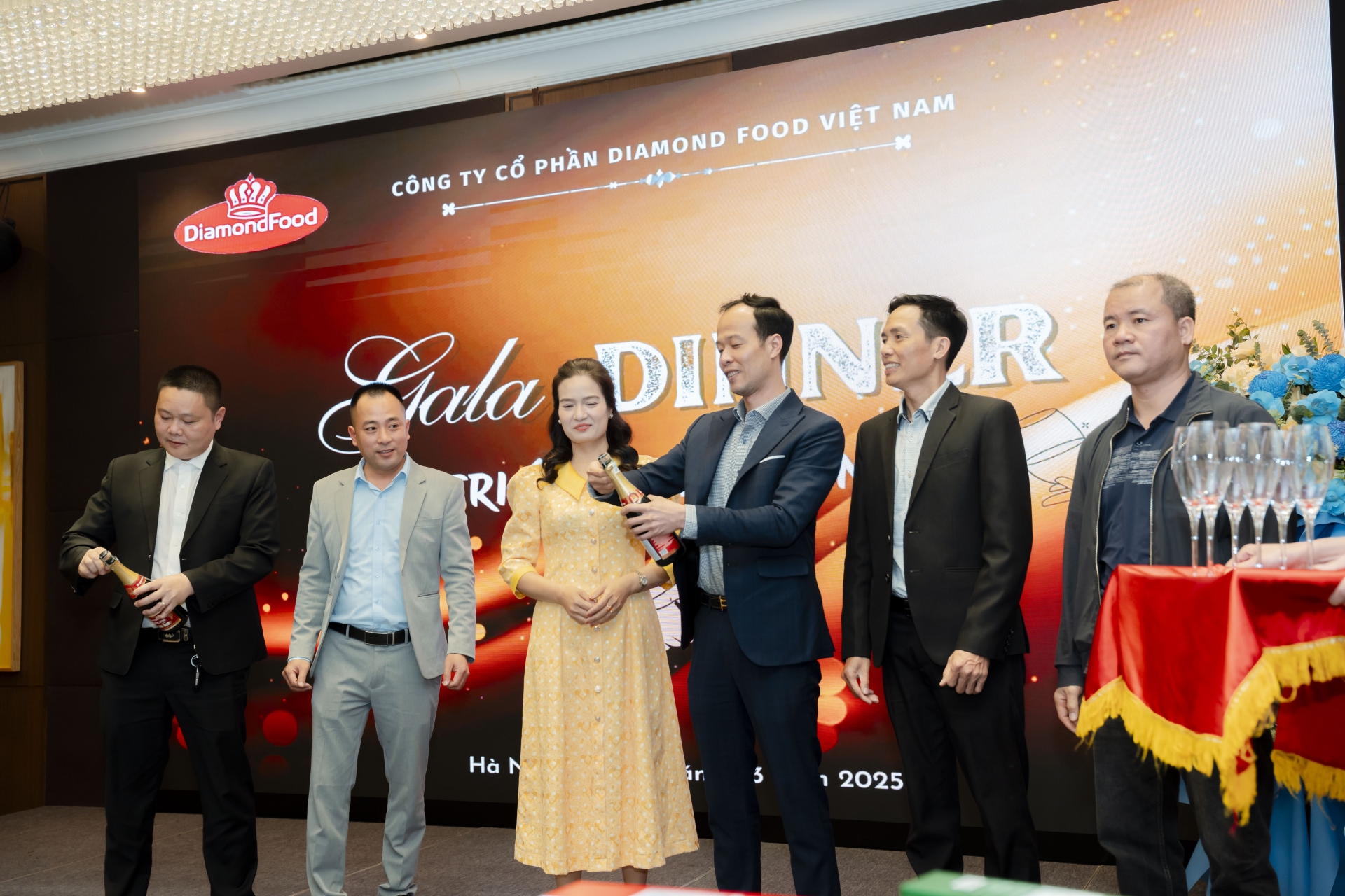 TRI ÂN KHÁCH HÀNG (19/03/2025)