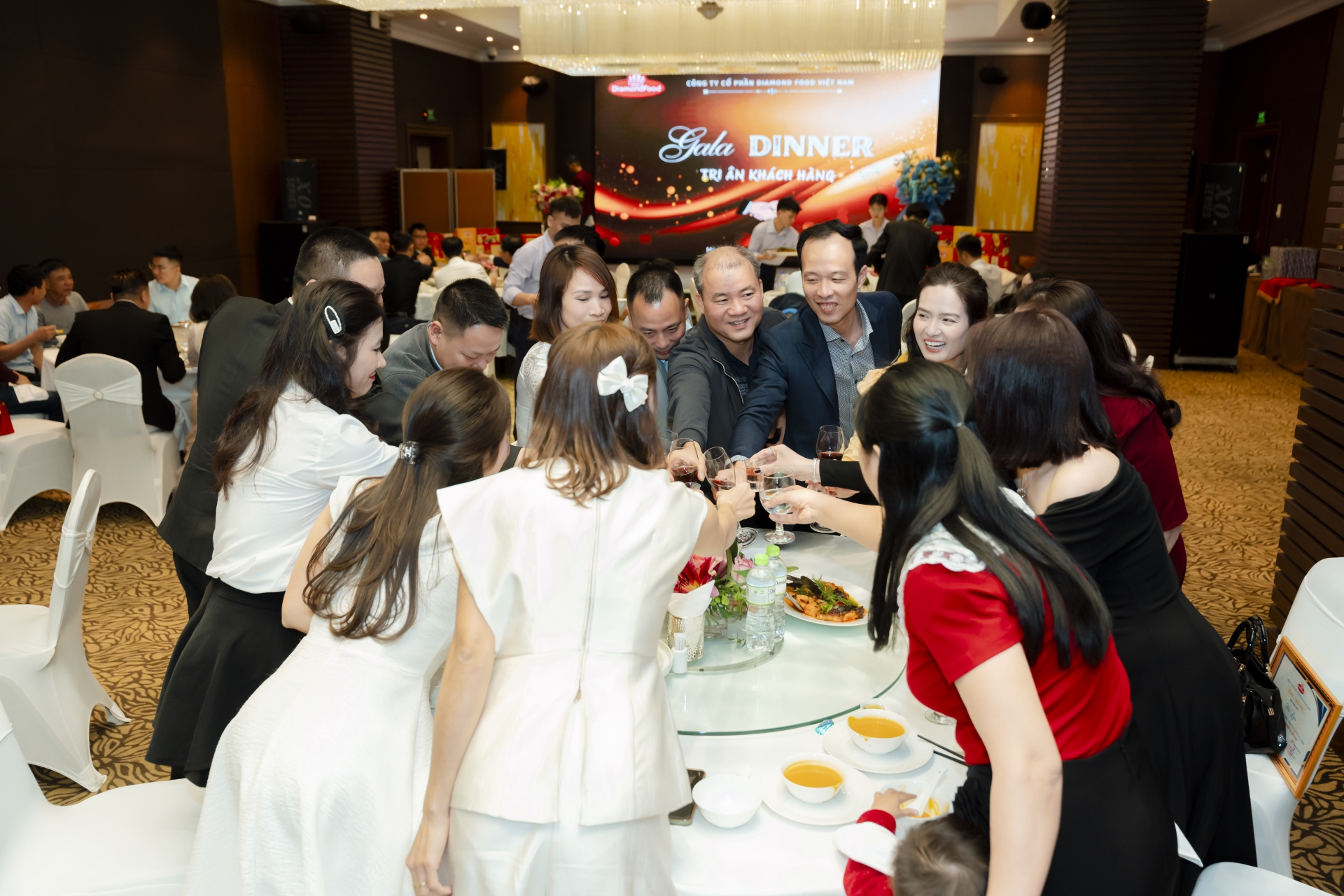 TRI ÂN KHÁCH HÀNG (19/03/2025)