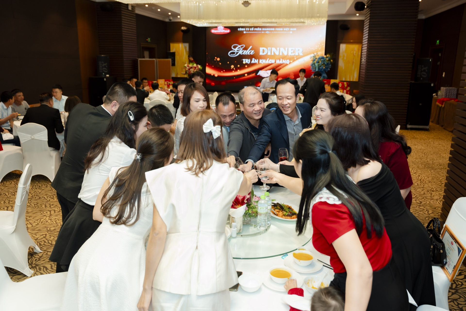 TRI ÂN KHÁCH HÀNG (19/03/2025)