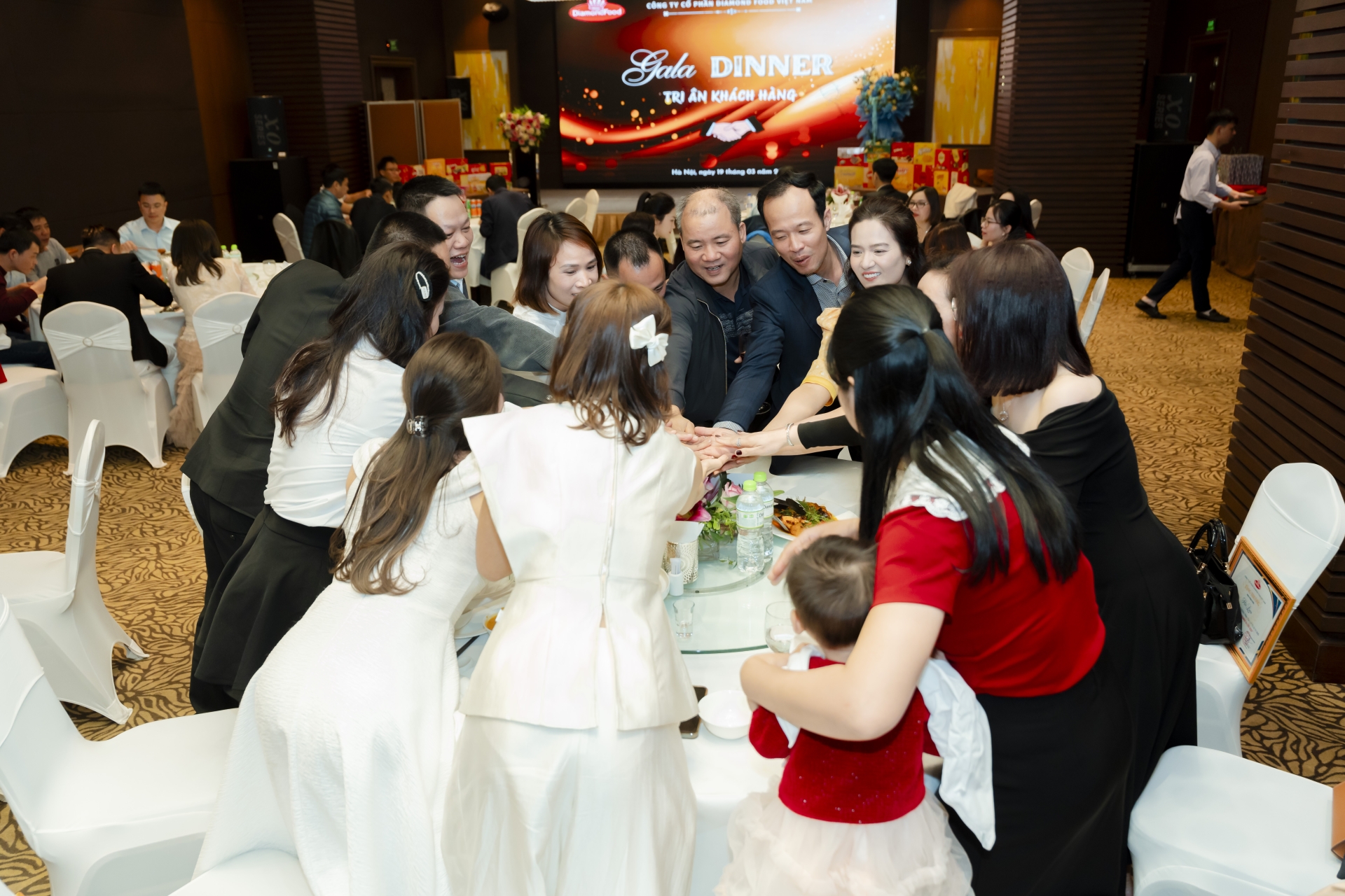 TRI ÂN KHÁCH HÀNG (19/03/2025)